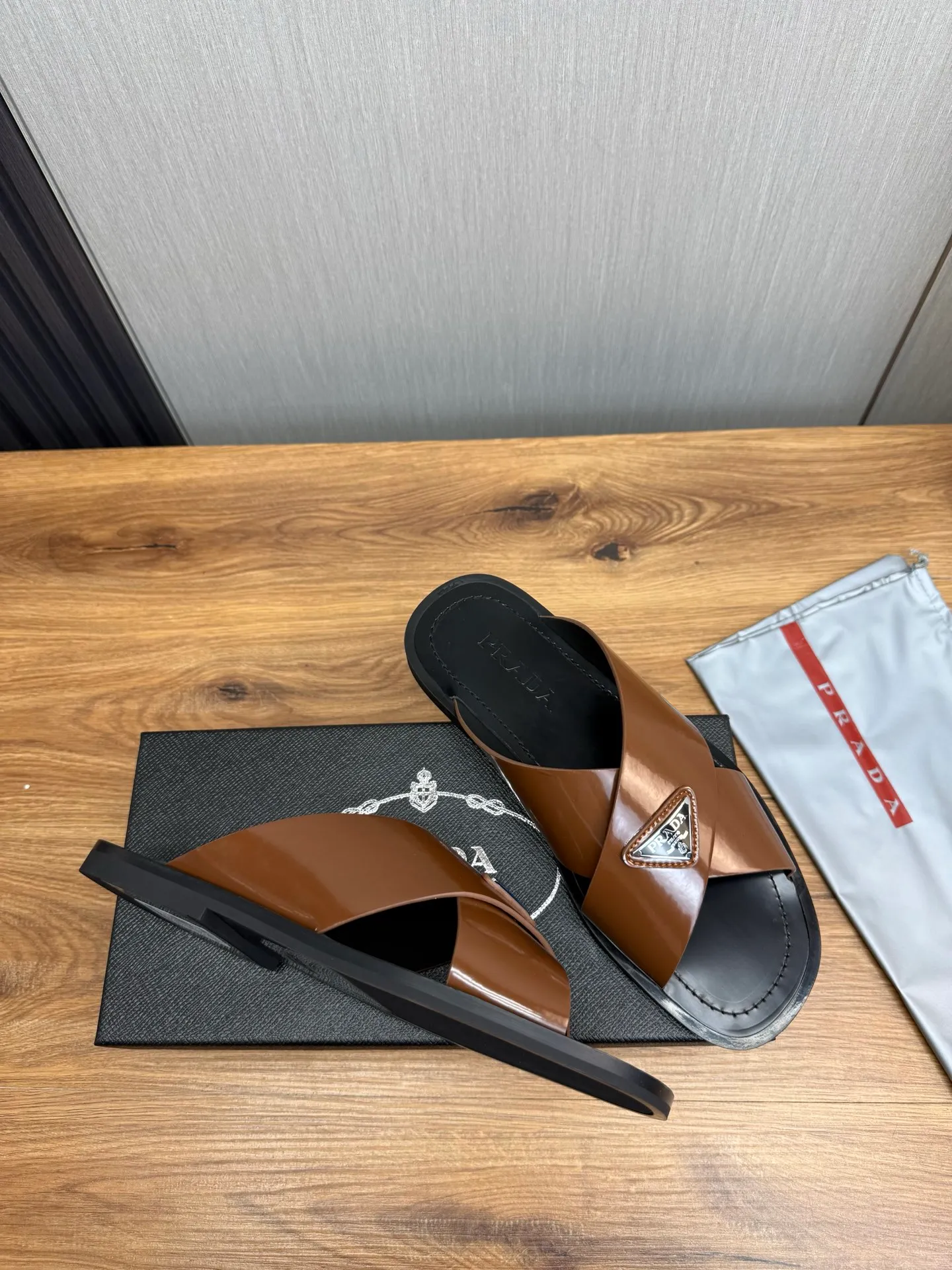 Factory price 340💰 ＰＲＡＤＡPrada - popular men's slippers hot sale 🔥 🩴Official website one to one production 38-45 sizes 45 46 🉑️Customized!